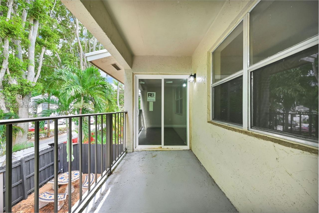 15655 SW 82nd Cir Ln, Unit 5-12, Miami, FL 33193 Photo