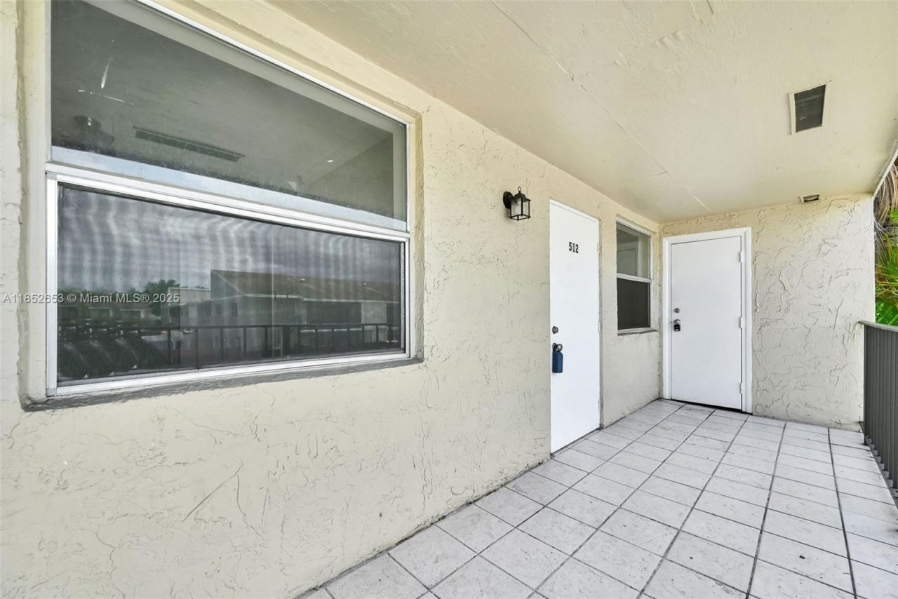 15655 SW 82nd Cir Ln, Unit 5-12, Miami, FL 33193 Photo