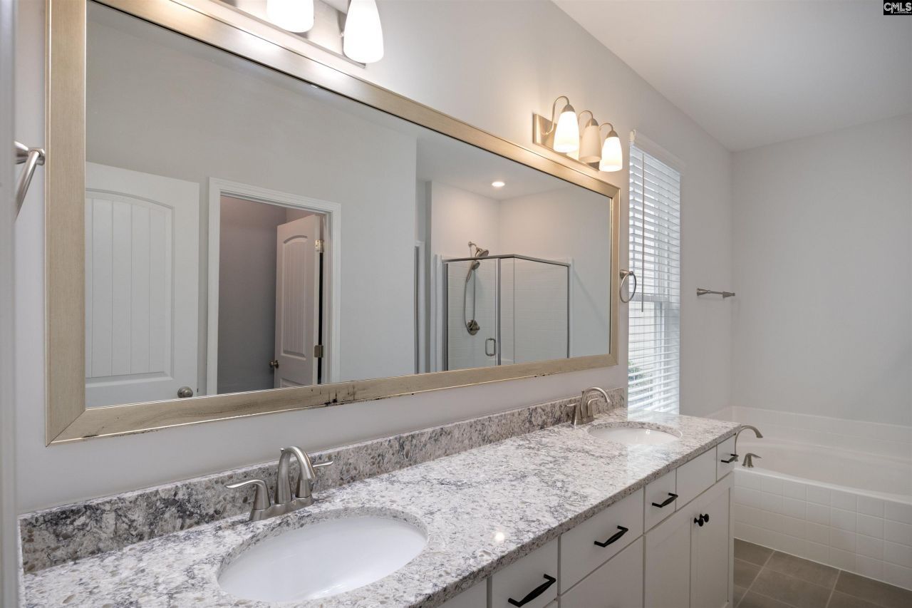 564 Harbour Pointe Drive Photo 21