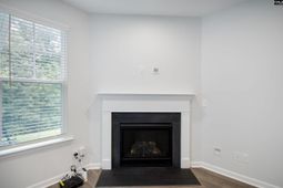 564 Harbour Pointe Drive photo 4