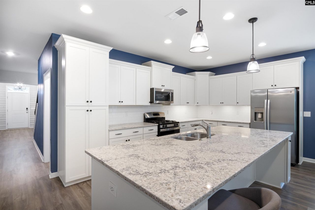 564 Harbour Pointe Drive Photo 5