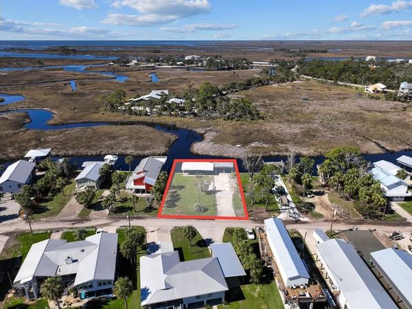 128 SE 218th St, Suwannee, FL 32692