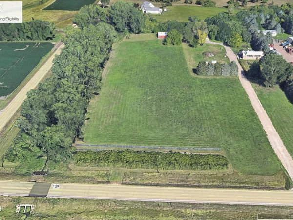 Ellis Rd, Sioux Falls, SD 57107