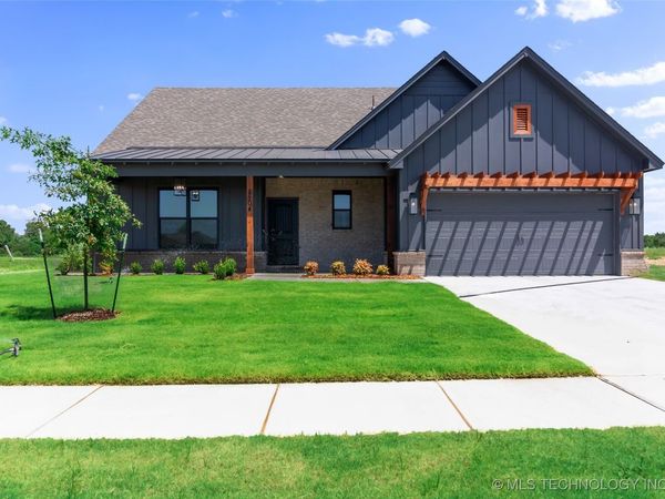 8504 E El Paso Street, Broken Arrow, OK 74014