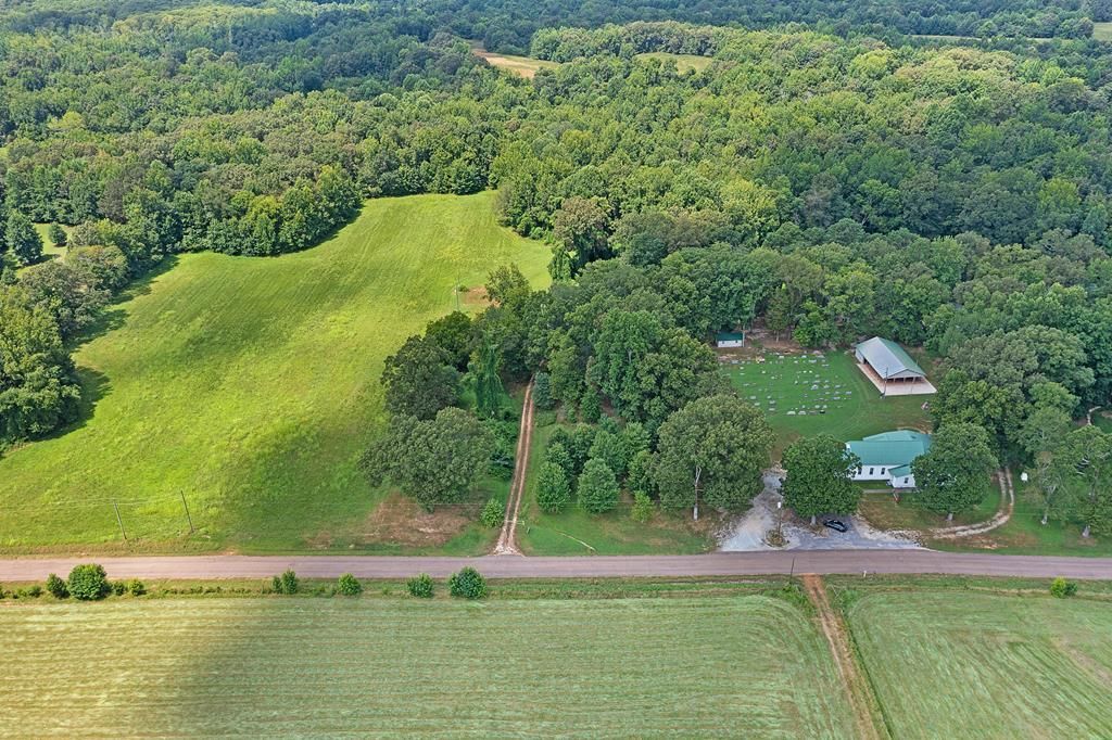 2935 Foundry Hill Rd, Puryear, TN 38251 Main Photo