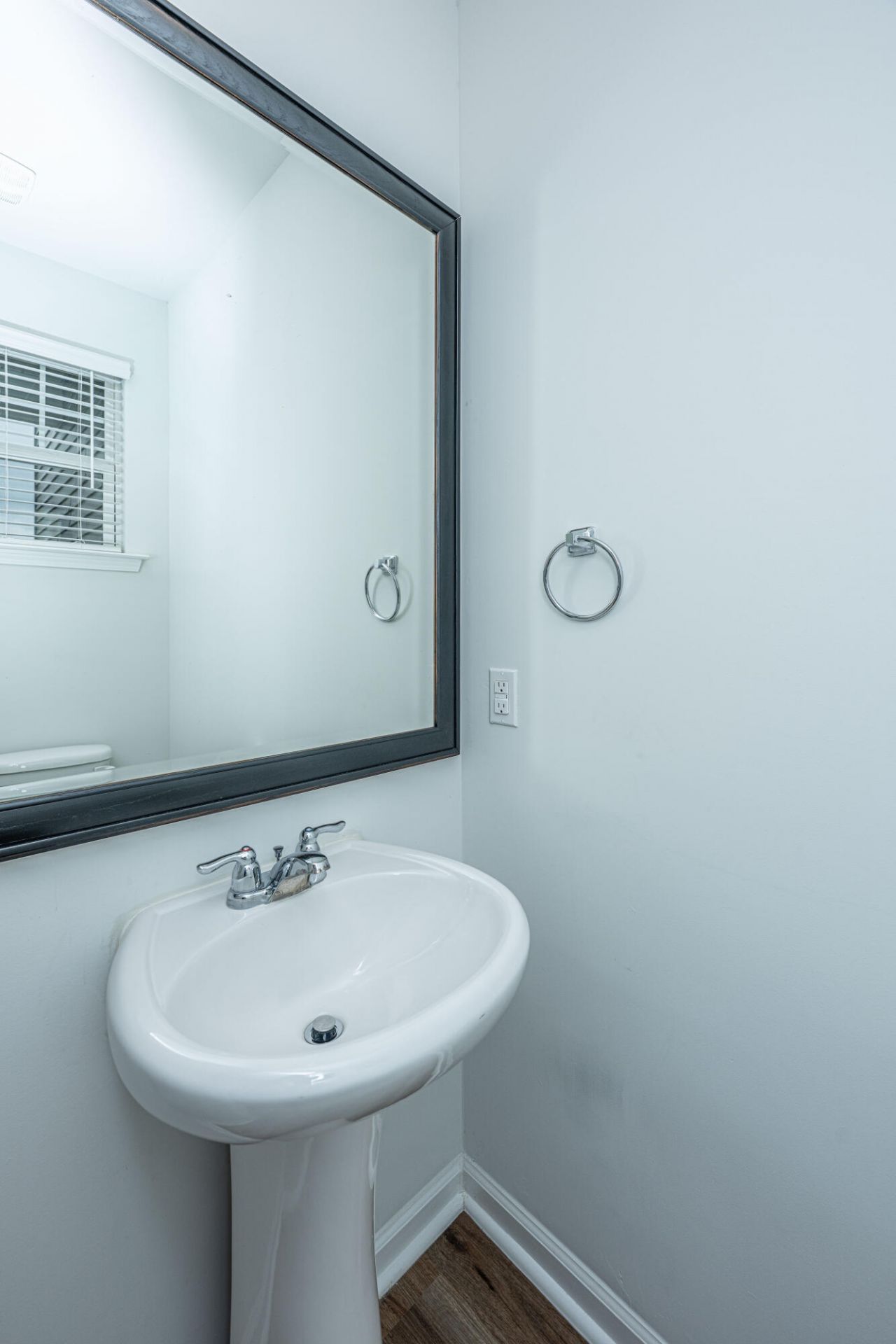 111 Akeley Lane Photo 9