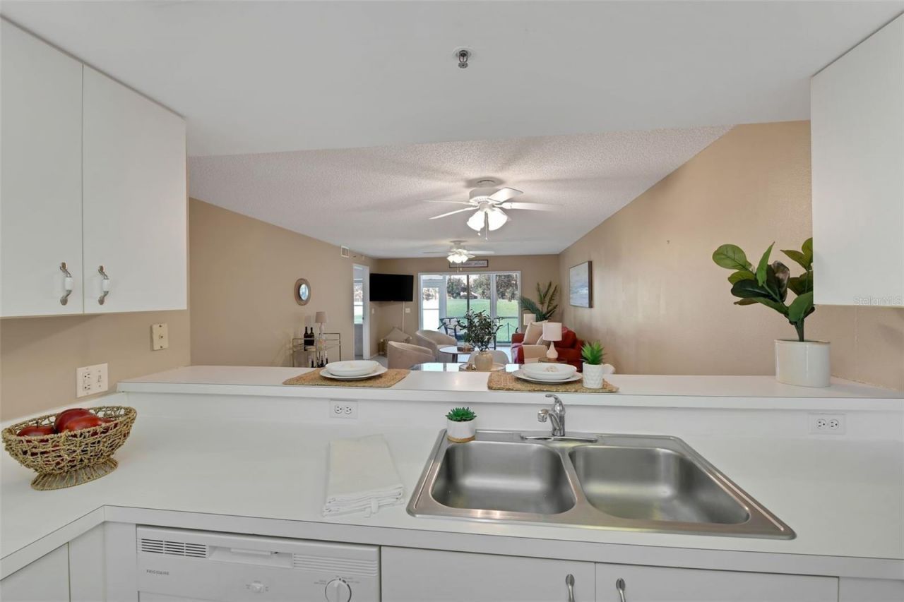 6908 Drewrys Bluff, Unit 704, Bradenton, FL 34203 Photo