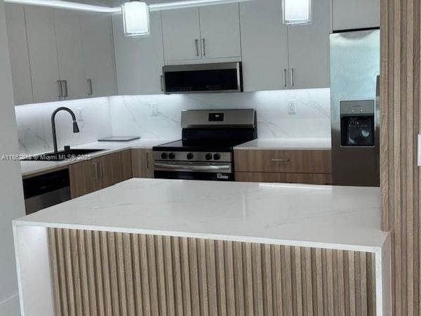 18151 NE 31st Ct, Unit 904, Aventura, FL 33160