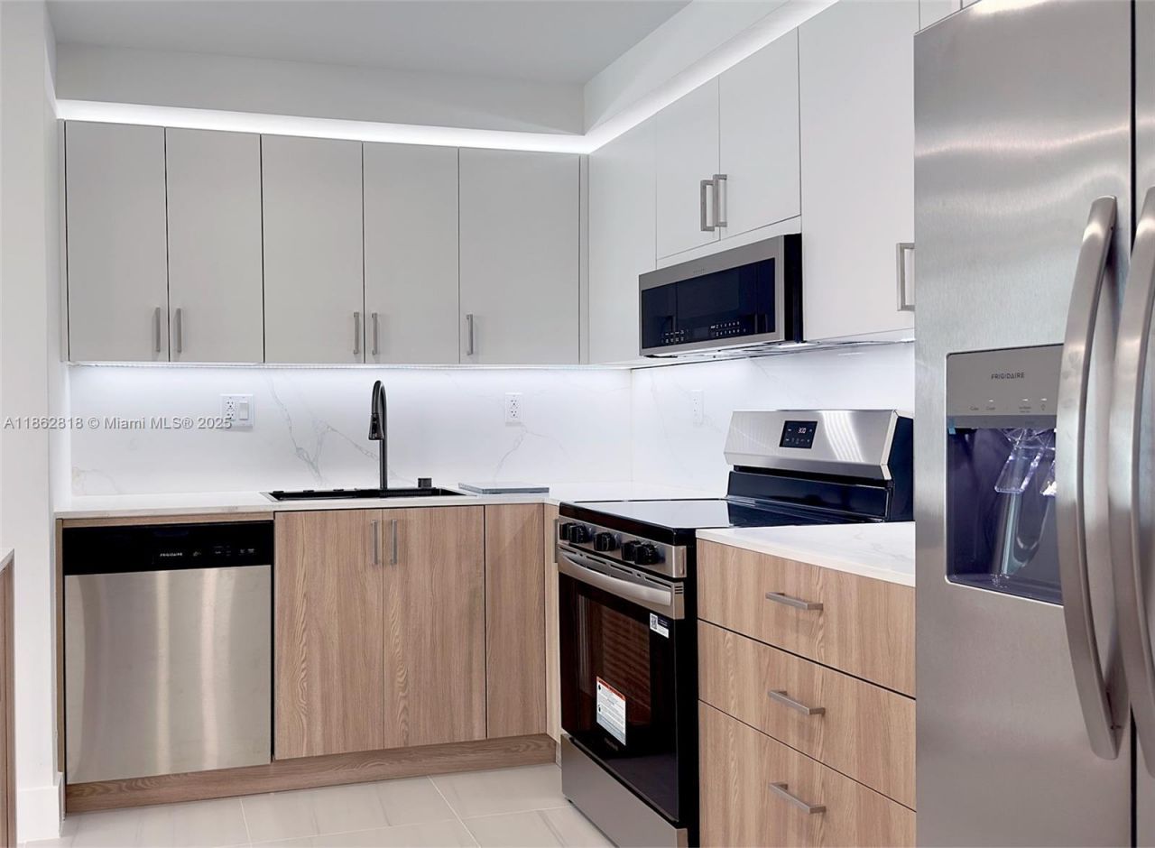 18151 NE 31st Ct, Unit 904, Aventura, FL 33160 Photo