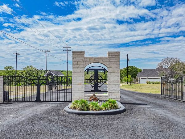 100 Timber Heights, La Vernia, TX 78121