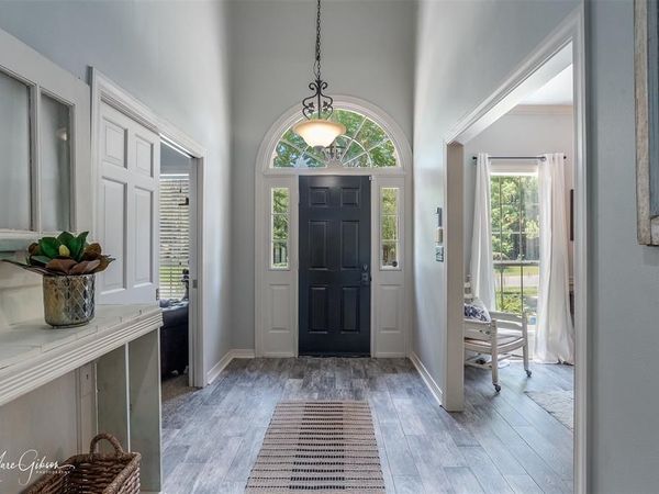 1260 Capilano Drive, Shreveport, LA 71106