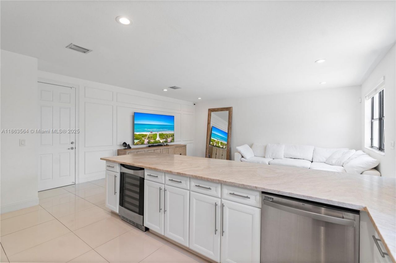 9974 NW 86th Ter, Doral, FL 33178 Photo