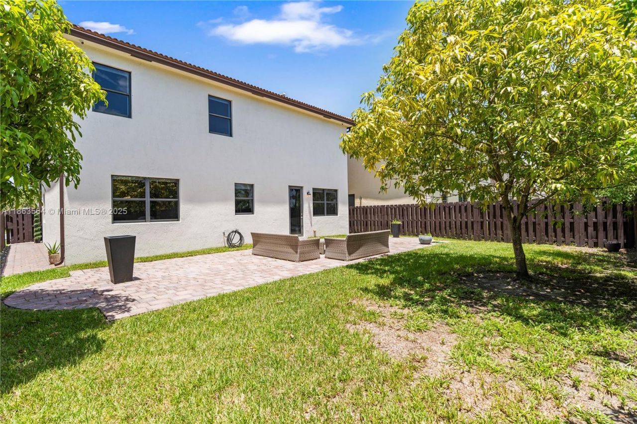 9974 NW 86th Ter, Doral, FL 33178 Photo