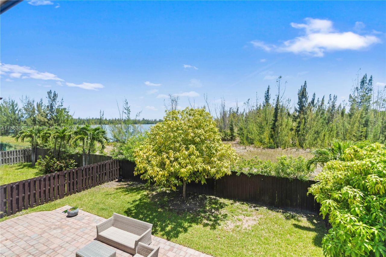 9974 NW 86th Ter, Doral, FL 33178 Photo