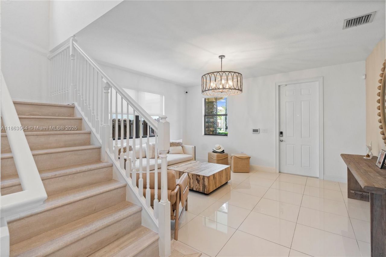 9974 NW 86th Ter, Doral, FL 33178 Photo