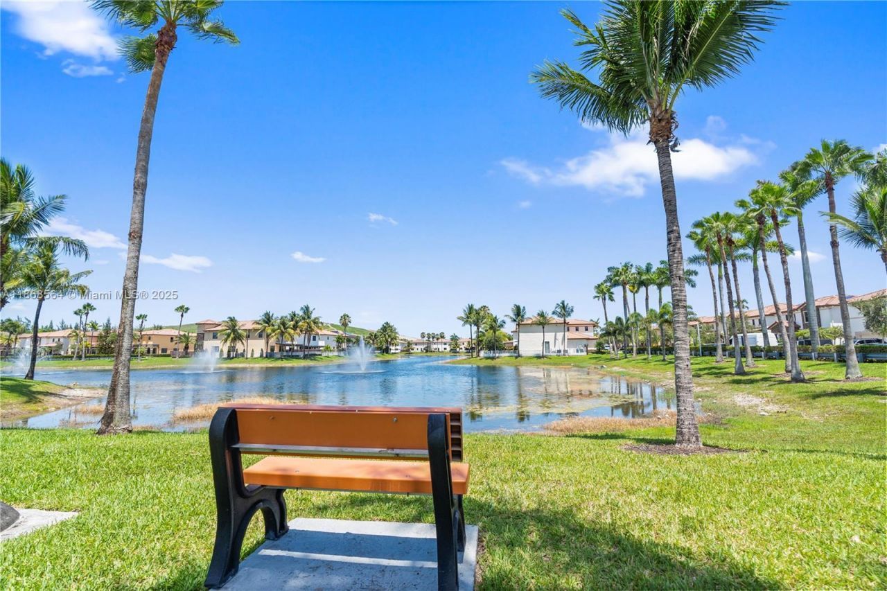 9974 NW 86th Ter, Doral, FL 33178 Photo