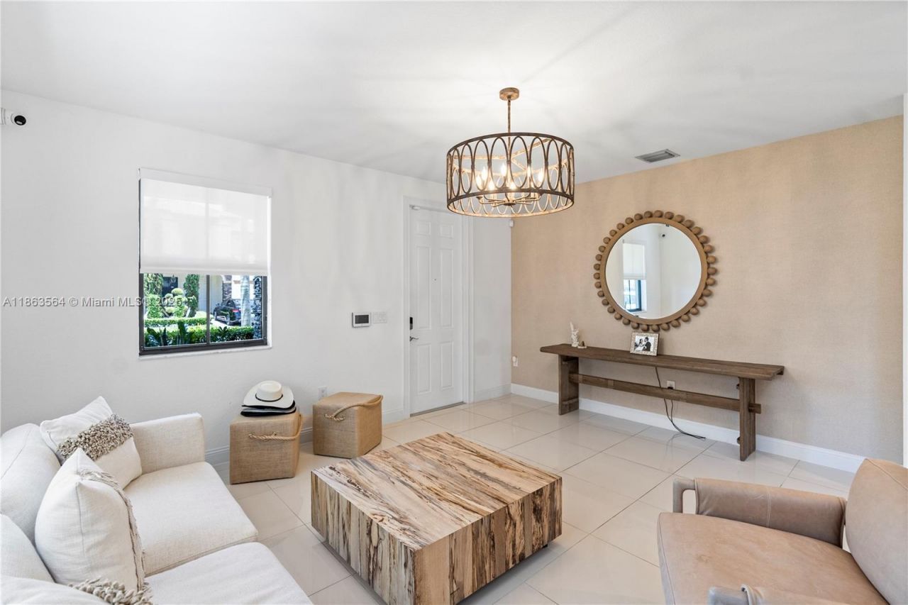 9974 NW 86th Ter, Doral, FL 33178 Photo