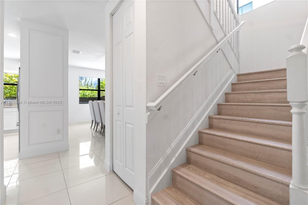 9974 NW 86th Ter, Doral, FL 33178 Photo
