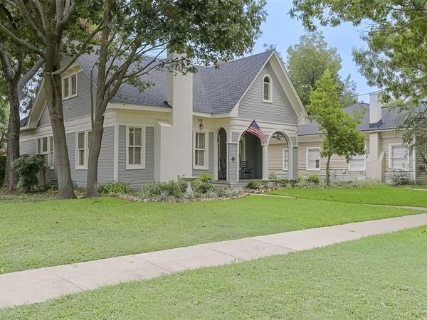 311 E Marvin Avenue, Waxahachie, TX 75165