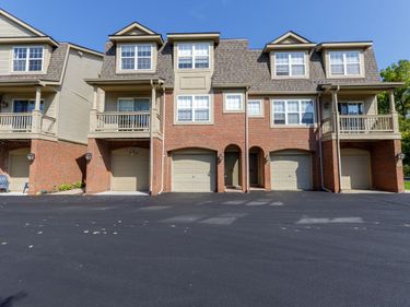 3057 Barclay Way, Ann Arbor, MI 48105