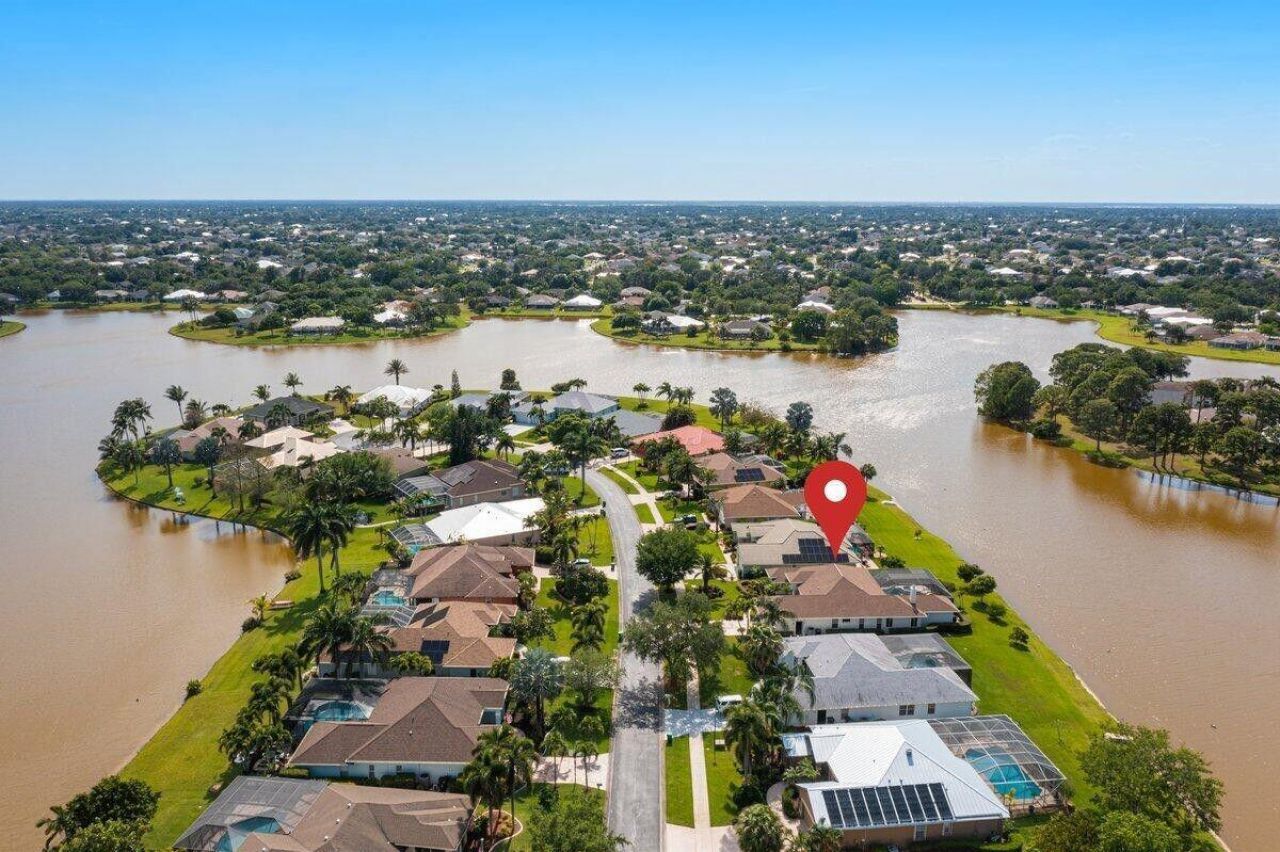 212 SW Whitewood Drive, Port Saint Lucie, FL 34953 Photo