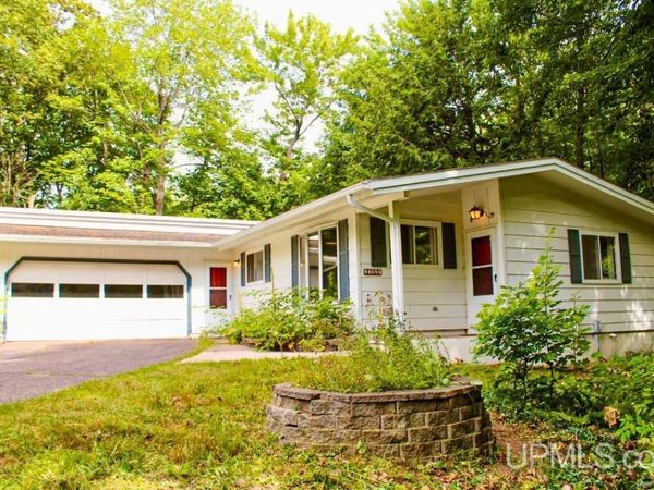 21703 Peepsock Road, Portage Twp, MI 49931