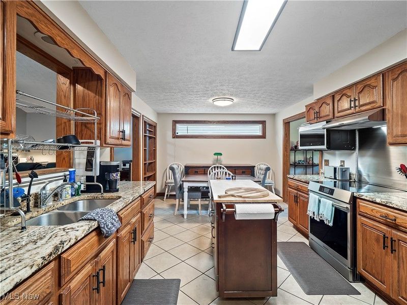 34859 Lake Shore Boulevard, Timberlake, OH 44095 Photo 23