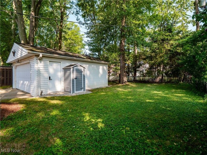 34859 Lake Shore Boulevard, Timberlake, OH 44095 Photo 9