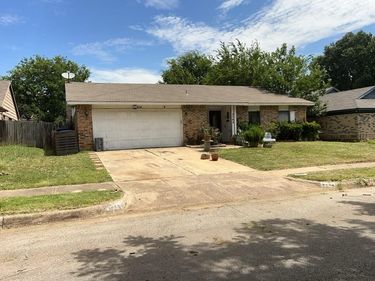 3104 Woodlark Drive, Fort Worth, TX 76123