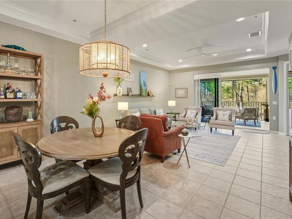 4833 Hampshire CT, Unit 302, NAPLES, FL 34112