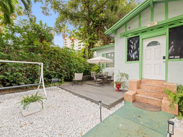 769 NW 10th, Miami, FL 33136