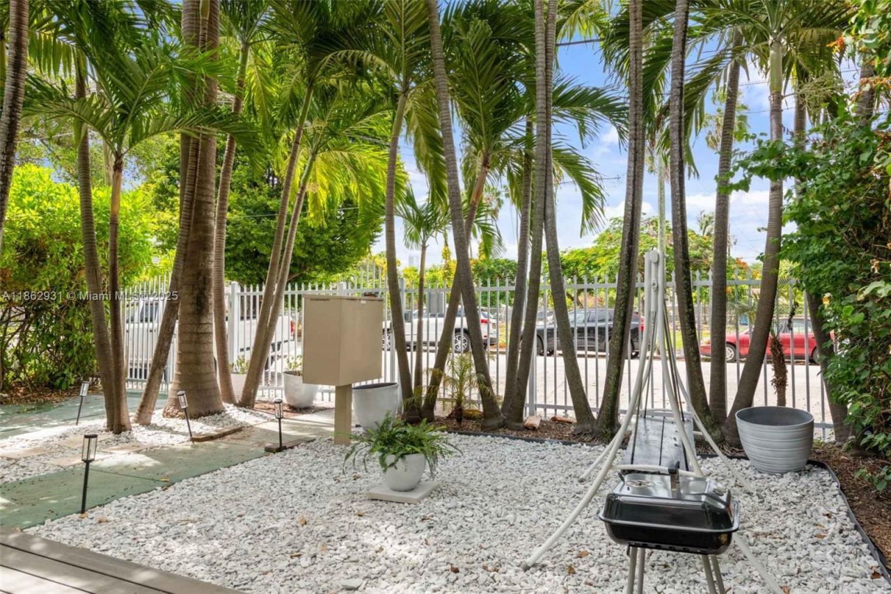 769 NW 10th, Miami, FL 33136 Photo