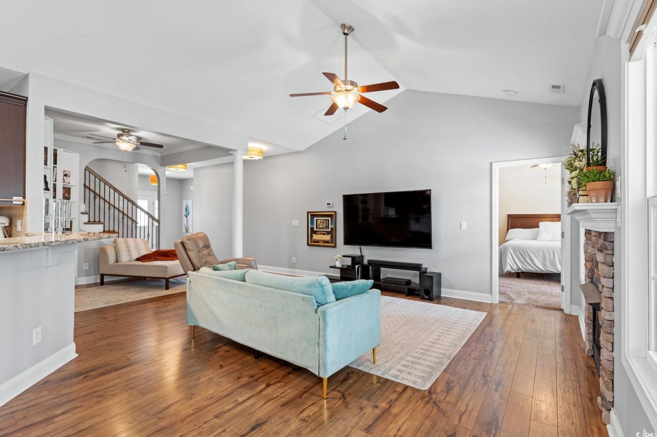 350 Long Meadow Dr. Photo 10