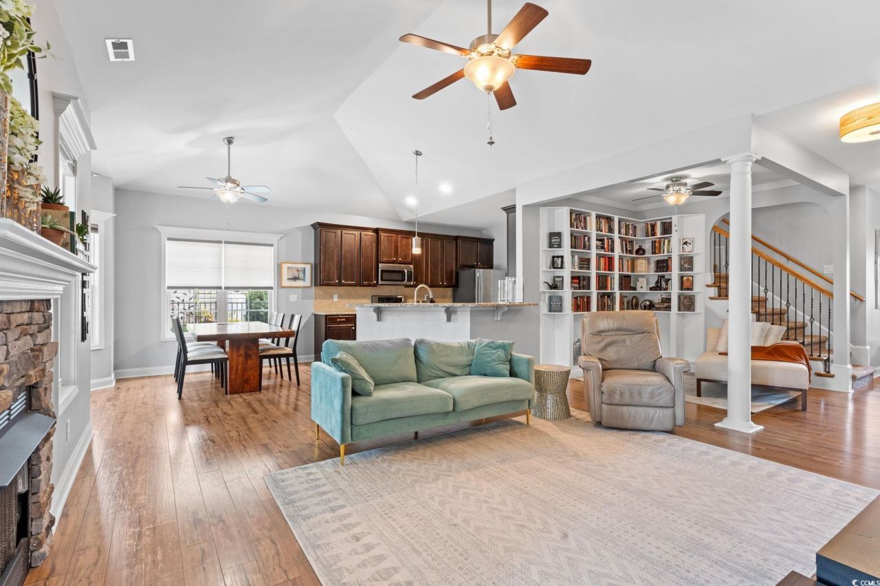 350 Long Meadow Dr. Photo 7