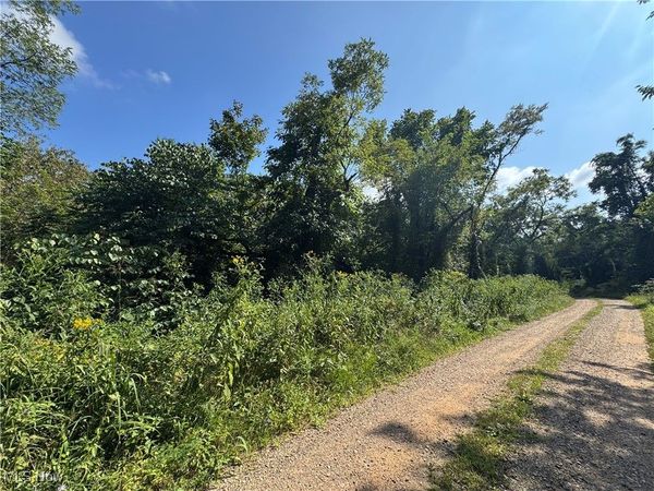 Putnam Drive, Olive, OH 45772