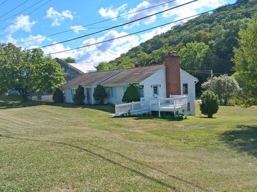 9370 US RT 220, BEDFORD, PA 15522