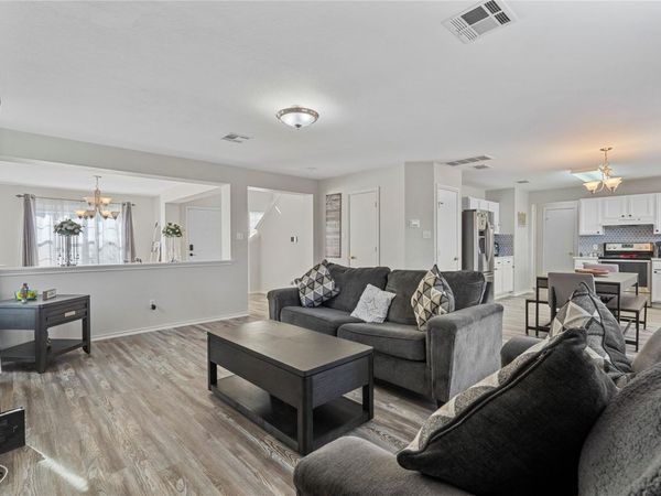 202 Rinehardt ST, Hutto, TX 78634