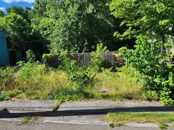 65 Creekside Dr, Northfork, WV 24862