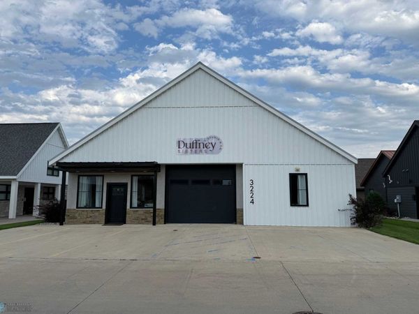 3224 Oak Ridge Loop E, West Fargo, ND 58078