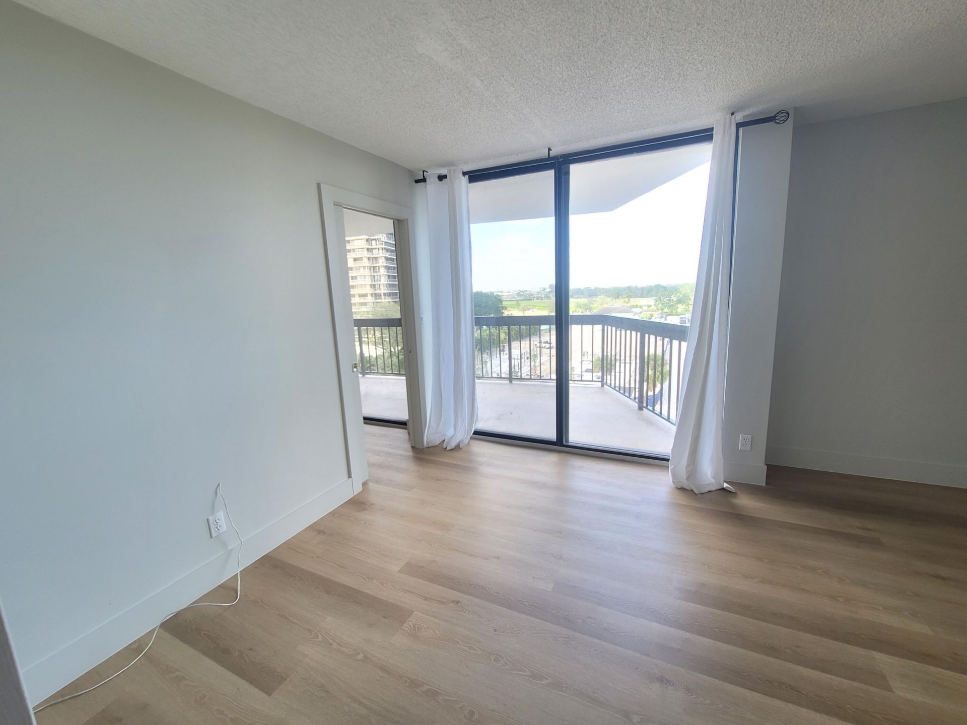 2425 Presidential Way, Unit 603, West Palm Beach, FL 33401 Photo