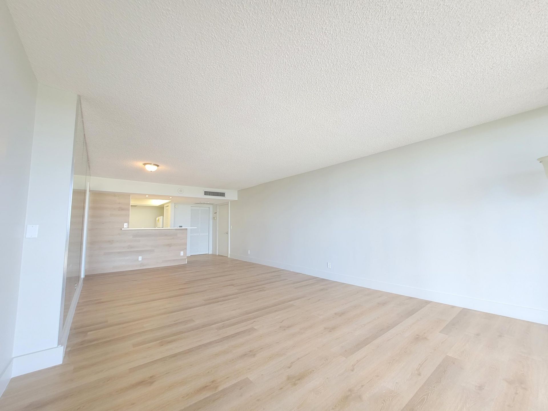 2425 Presidential Way, Unit 603, West Palm Beach, FL 33401 Photo