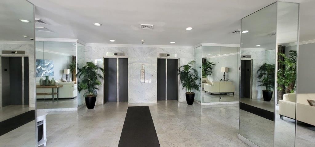 2425 Presidential Way, Unit 1903, West Palm Beach, FL 33401 Photo