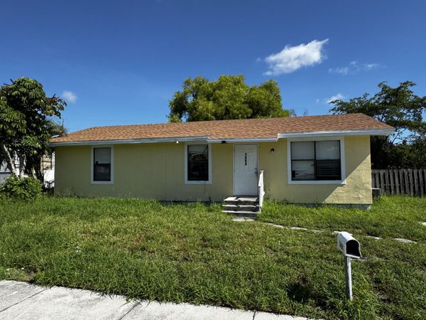 1464 W 32nd Street, Riviera Beach, FL 33404
