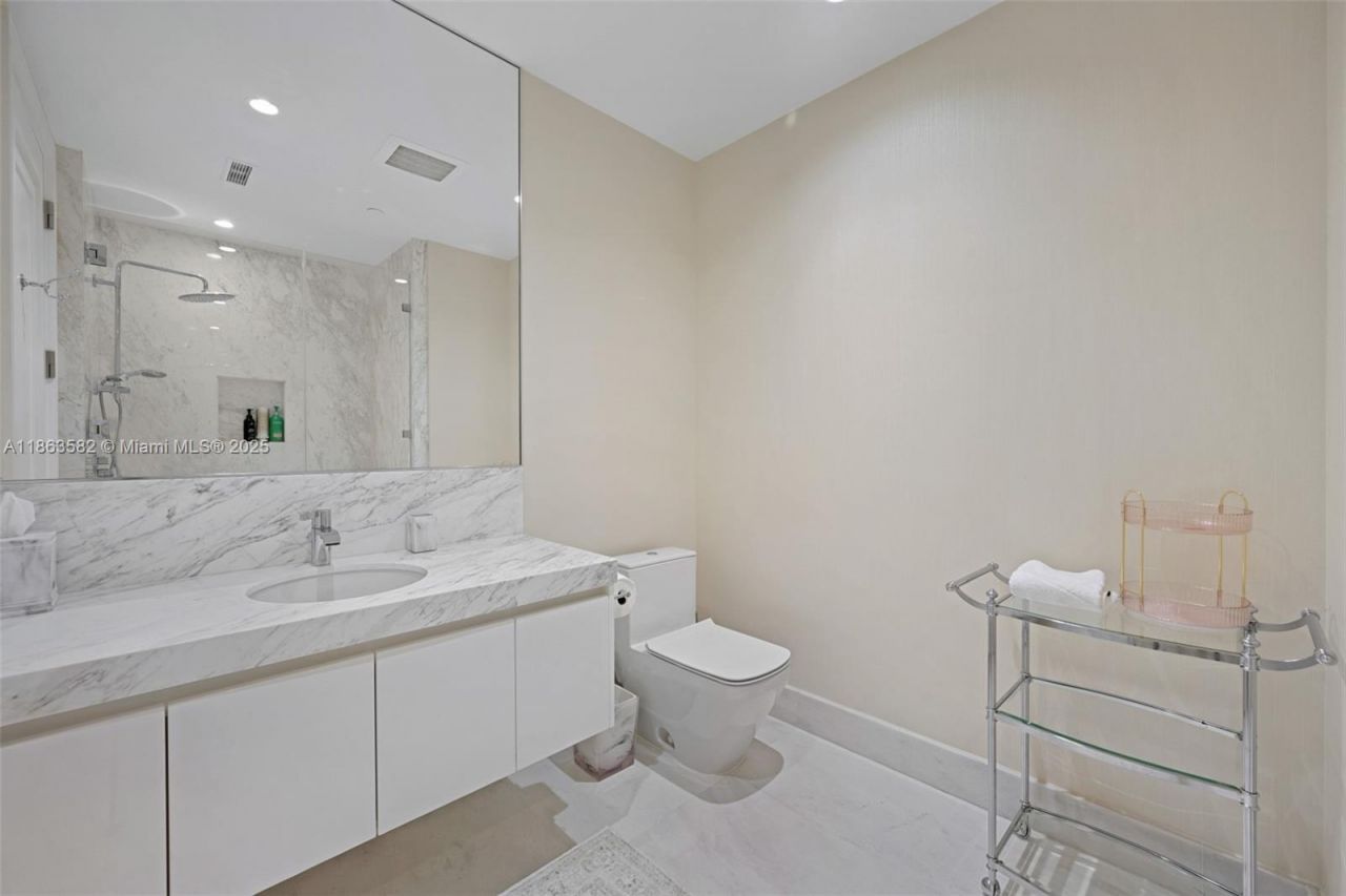 17901 Collins Ave, Unit 2702, Sunny Isles Beach, FL 33160 Photo