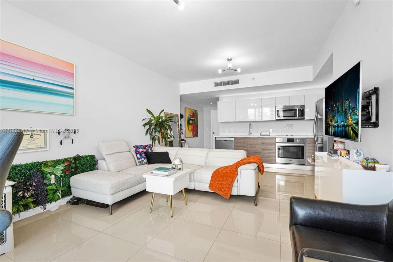 1010 SW 2nd Ave, Unit 1010, Miami, FL 33130 Photo