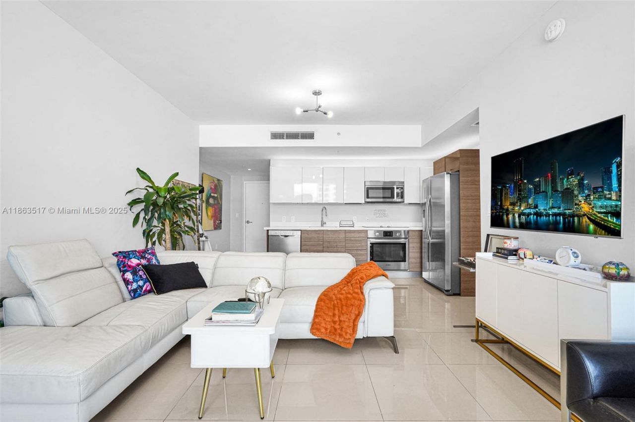 1010 SW 2nd Ave, Unit 1010, Miami, FL 33130 Photo