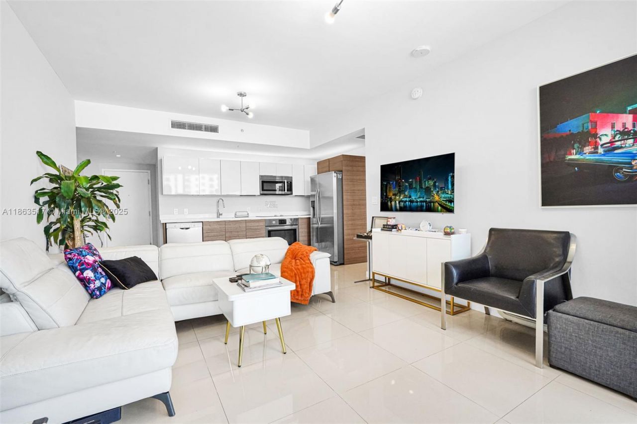 1010 SW 2nd Ave, Unit 1010, Miami, FL 33130 Photo