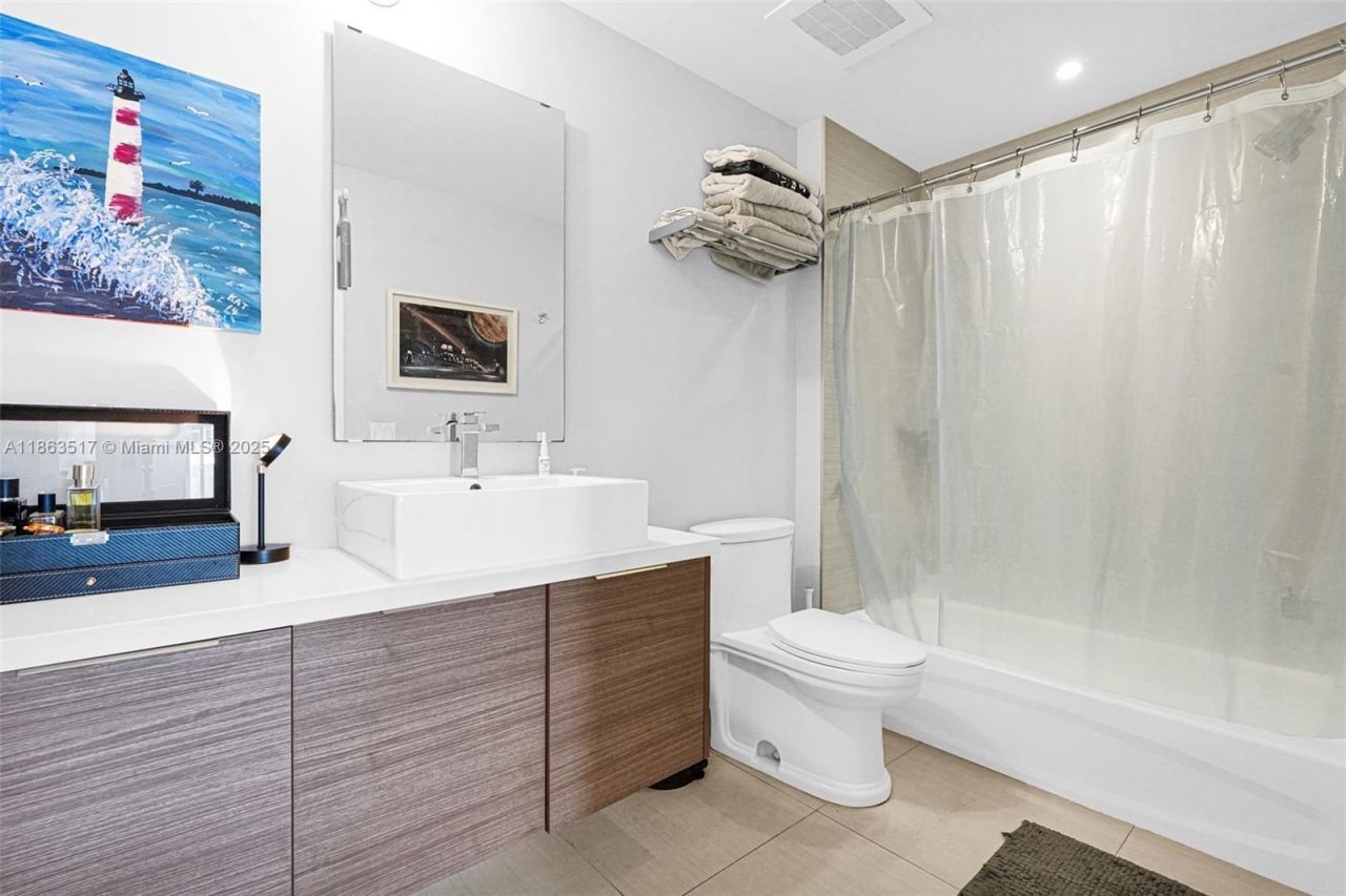 1010 SW 2nd Ave, Unit 1010, Miami, FL 33130 Photo