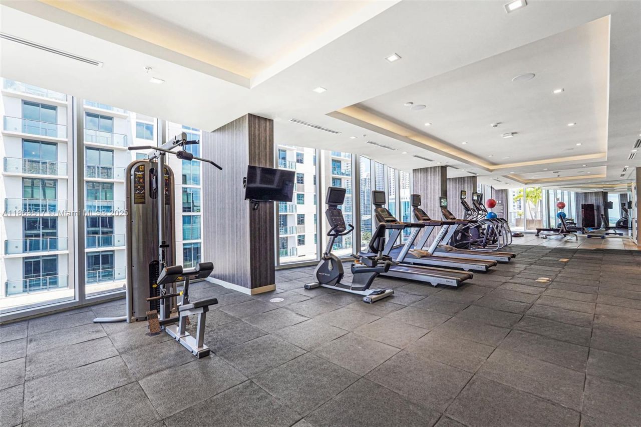 1010 SW 2nd Ave, Unit 1010, Miami, FL 33130 Photo