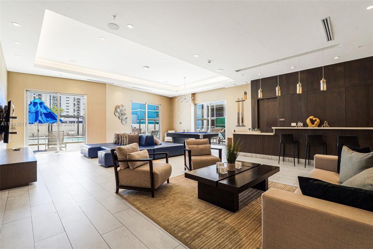 1010 SW 2nd Ave, Unit 1010, Miami, FL 33130 Photo